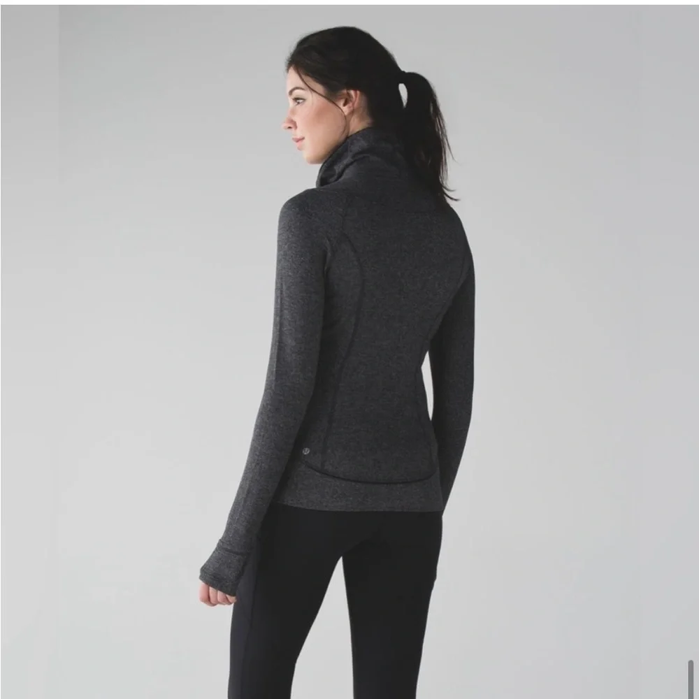 Lululemon Think Fast Pullover
Heathered Herringbone Heathered Black - Picture 5 of 9